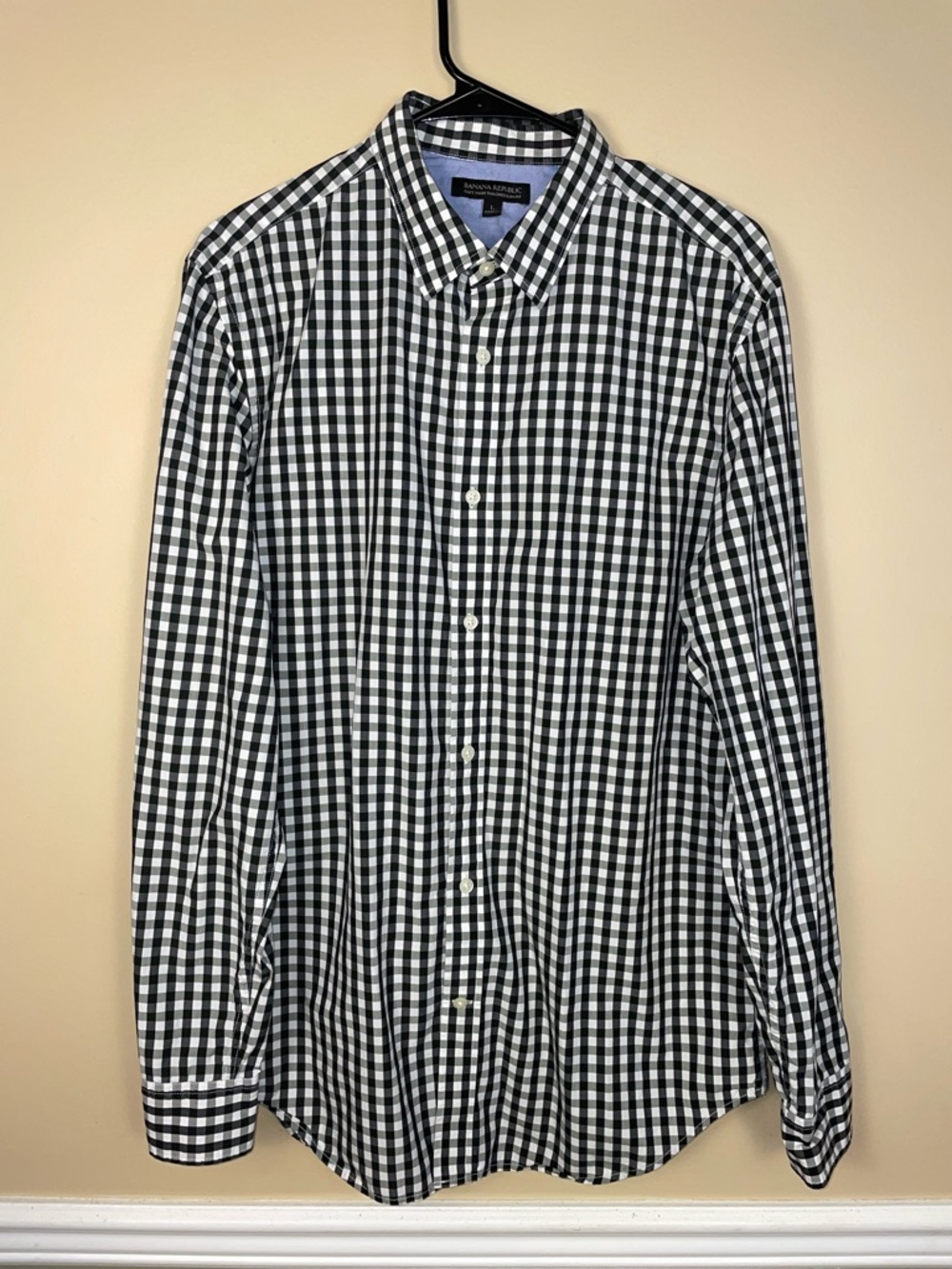 Banana Republic Men’s Soft Wash Tailored Slim Gingham Button-Up LS Dress Shirt